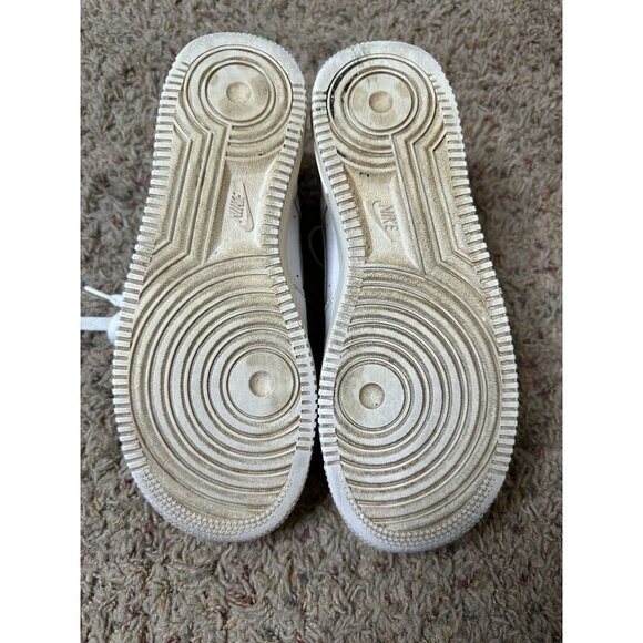 Nike Air Force 1 Youth Shoes Size 6Y White With Yellowed Soles Classic Design - Picture 5 of 7